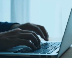 تعامل انسان با هوش مصنوعی، دستیار مجازی هوش مصنوعی، ویدیوی استوک