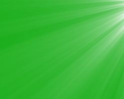 فوتیج پرتوهای خورشید در بالا سمت راست روی پرده سبز. جلوه‌های نور سفید زیبا با کیفیت که در بالا سمت راست حرکت می‌کنند، ویدیوی استوک با کیفیت