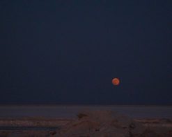 mrmiix.com_Time lapse of moon rise over salt-lake in Iran