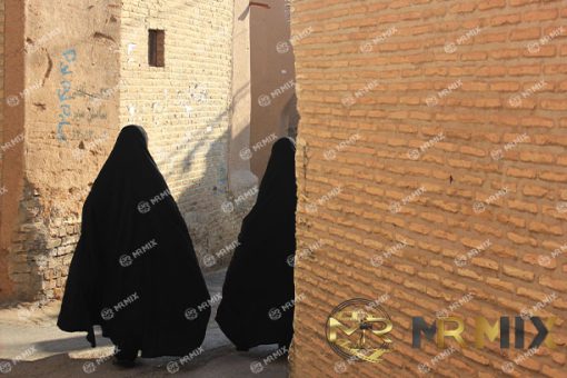 mrmiix.com_iranian women in black chado